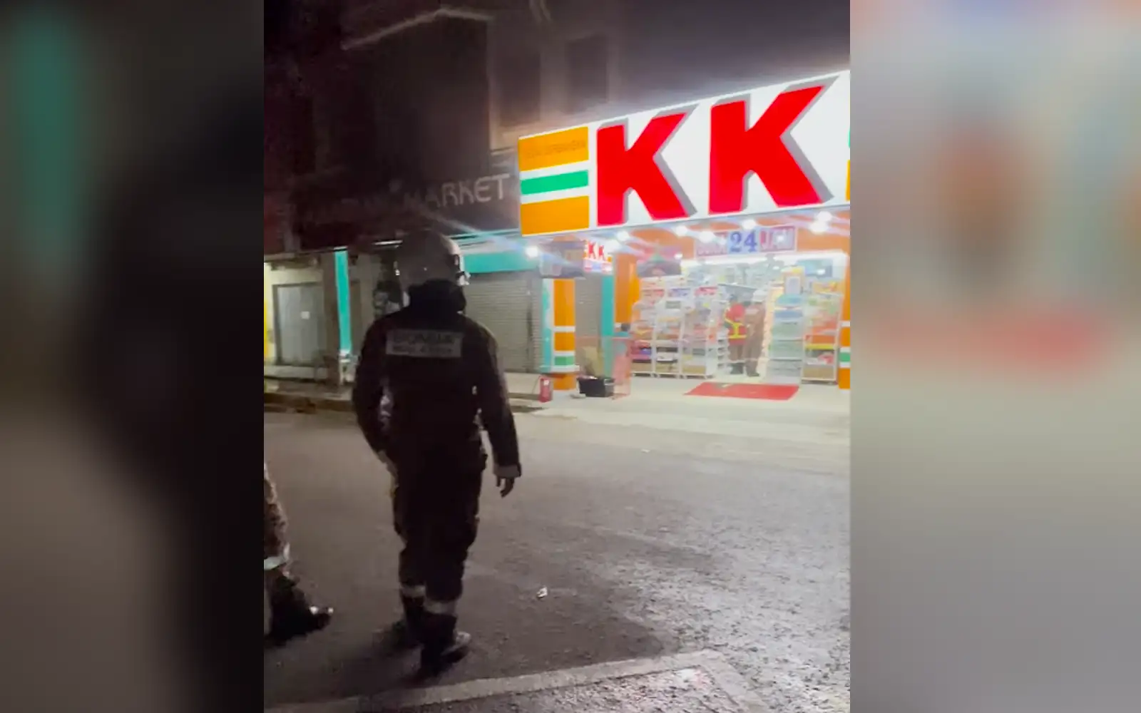 another kk mart outlet firebombed, this time in kuantan