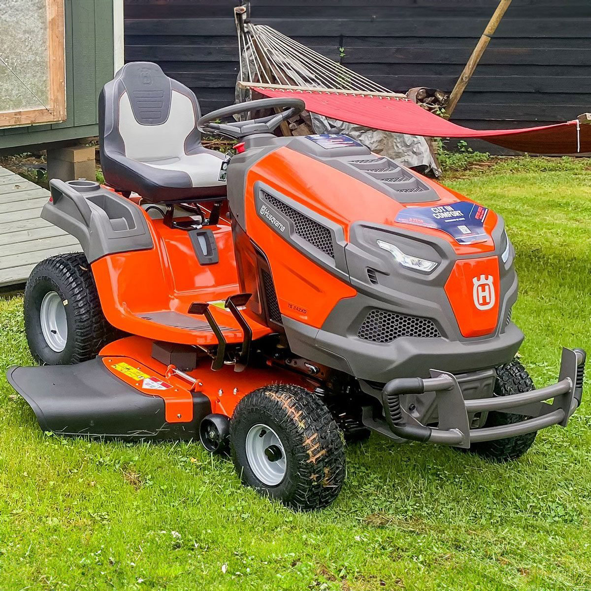 10 Best Riding Mowers for Every Lawn in 2024, According to Experts
