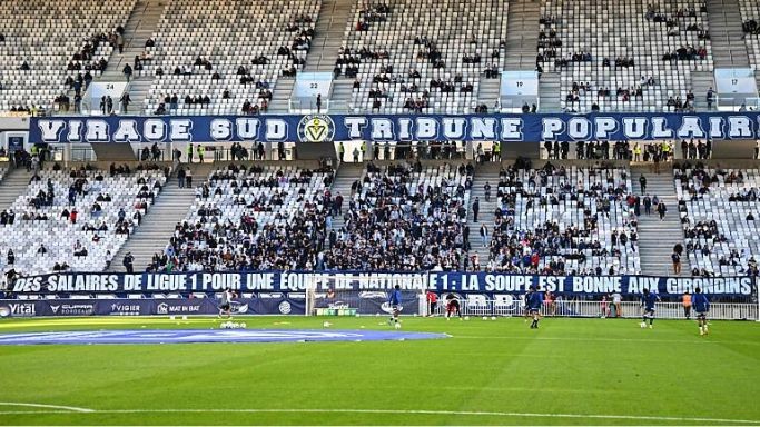 Bordeaux-Paris FC : Les Banderoles Des Tribunes Ultras Des Girondins