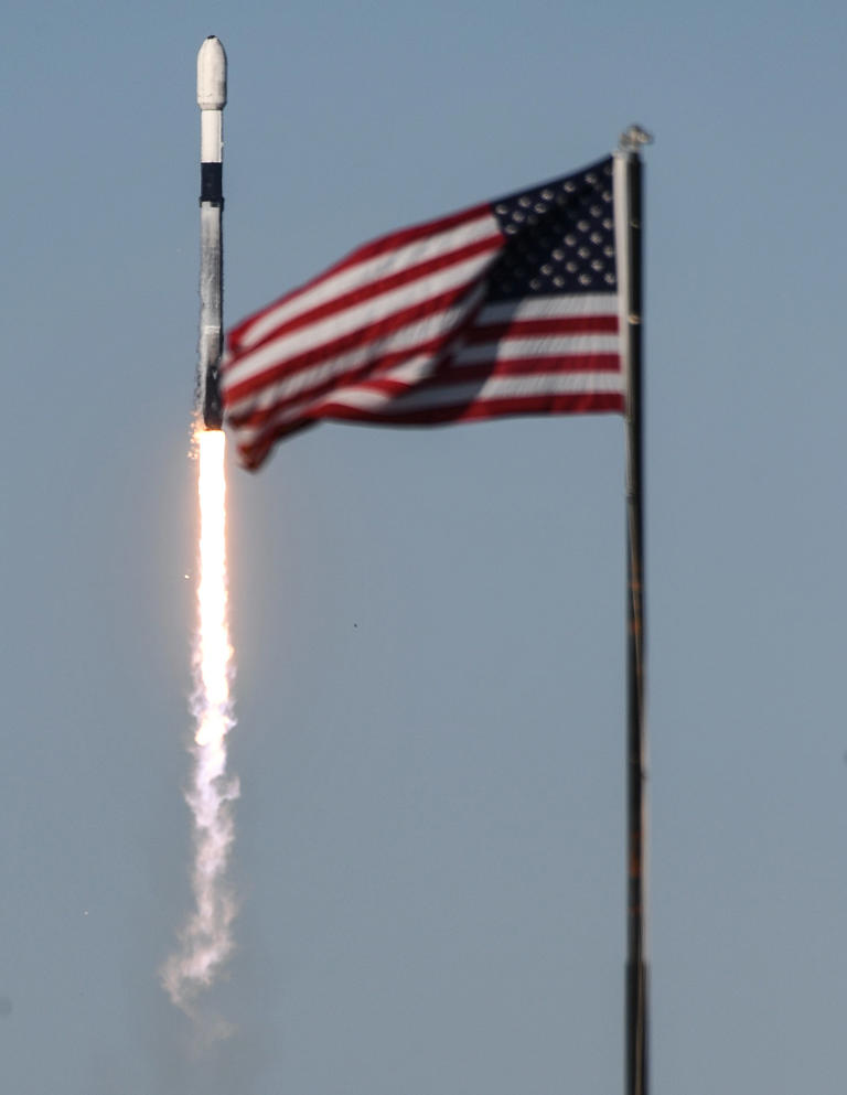 SpaceX Falcon 9 doubleheader launch treats Space Coast over Spring Break