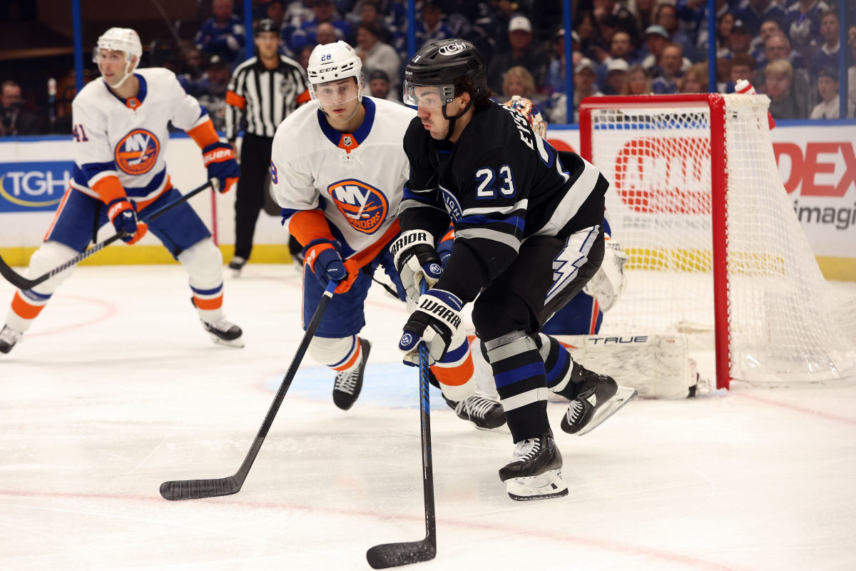 Quick Lightning Strikes Hold, Islanders Fall 4-1