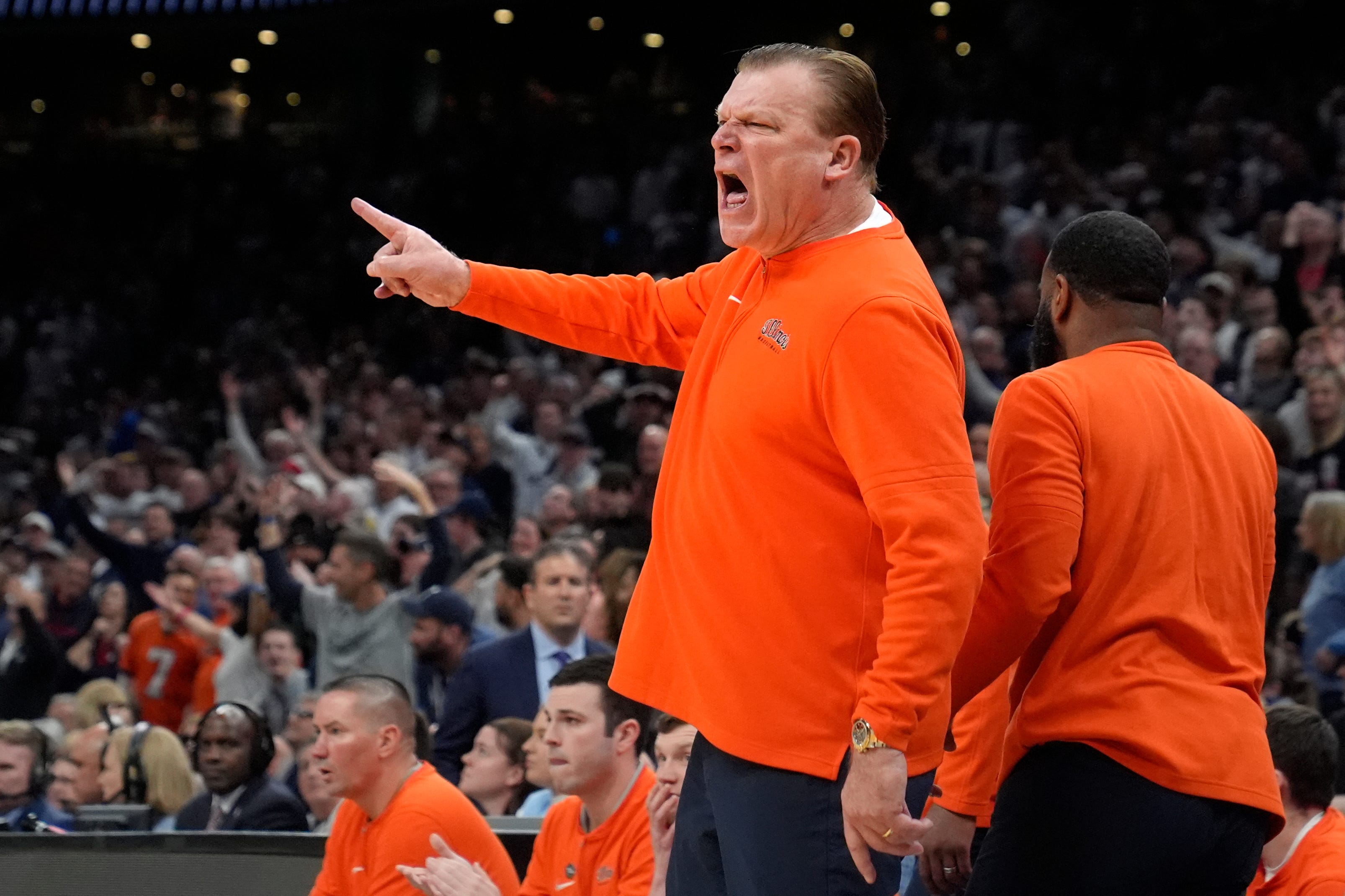 Illinois Falls To Defending National Champion UConn, 77-52