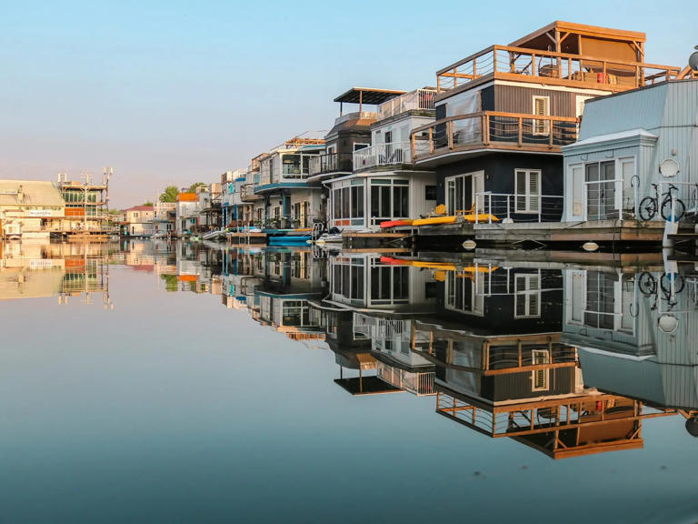 Se mudaron a barcos y casas flotantes y descubrieron un mundo de ...