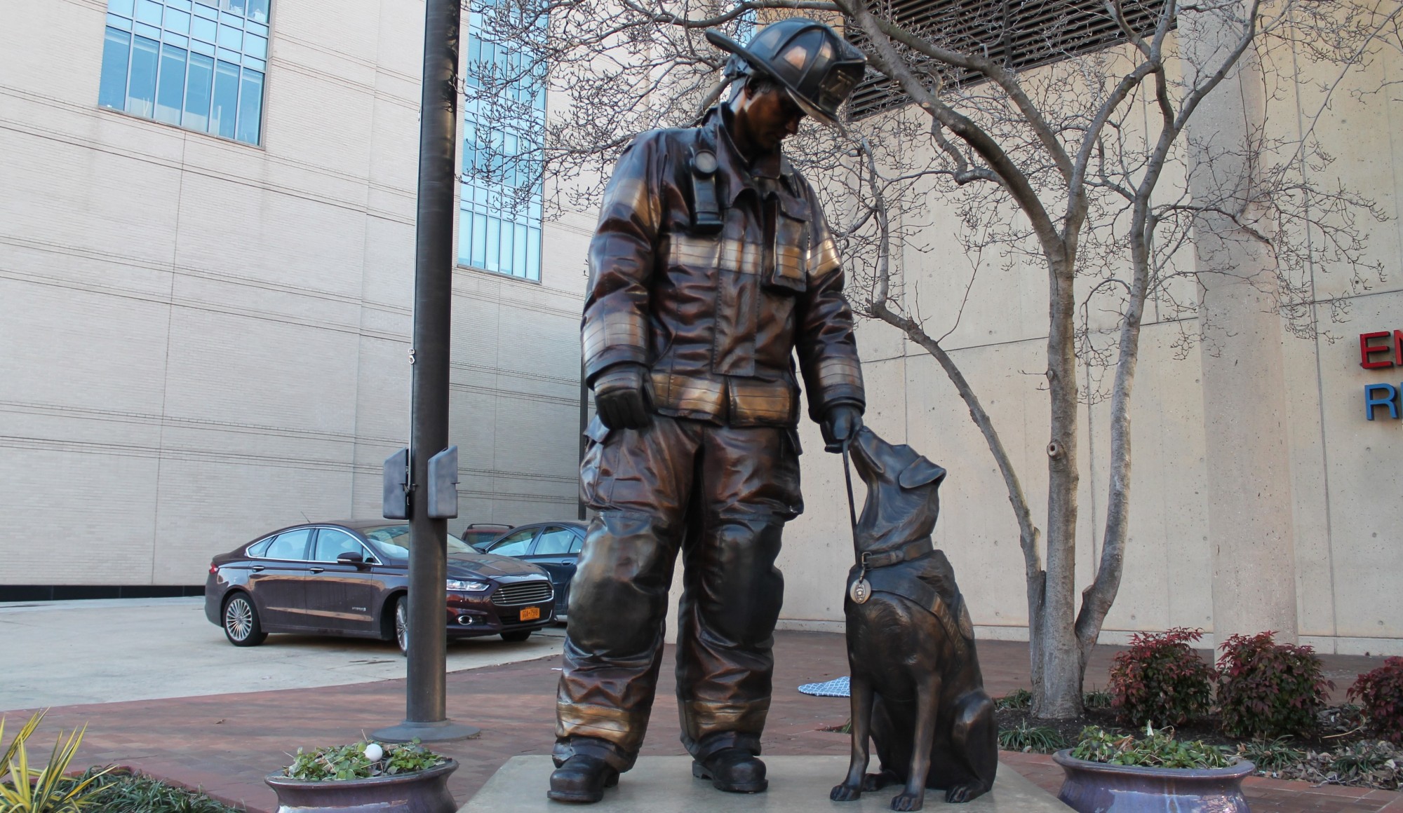 30 of the World's Most Iconic Dog Statues