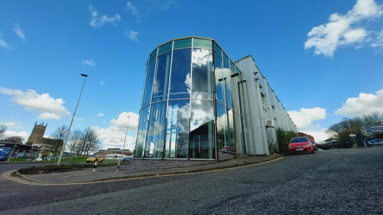 Stunning glass façade brings 'a bit of London' to town centre