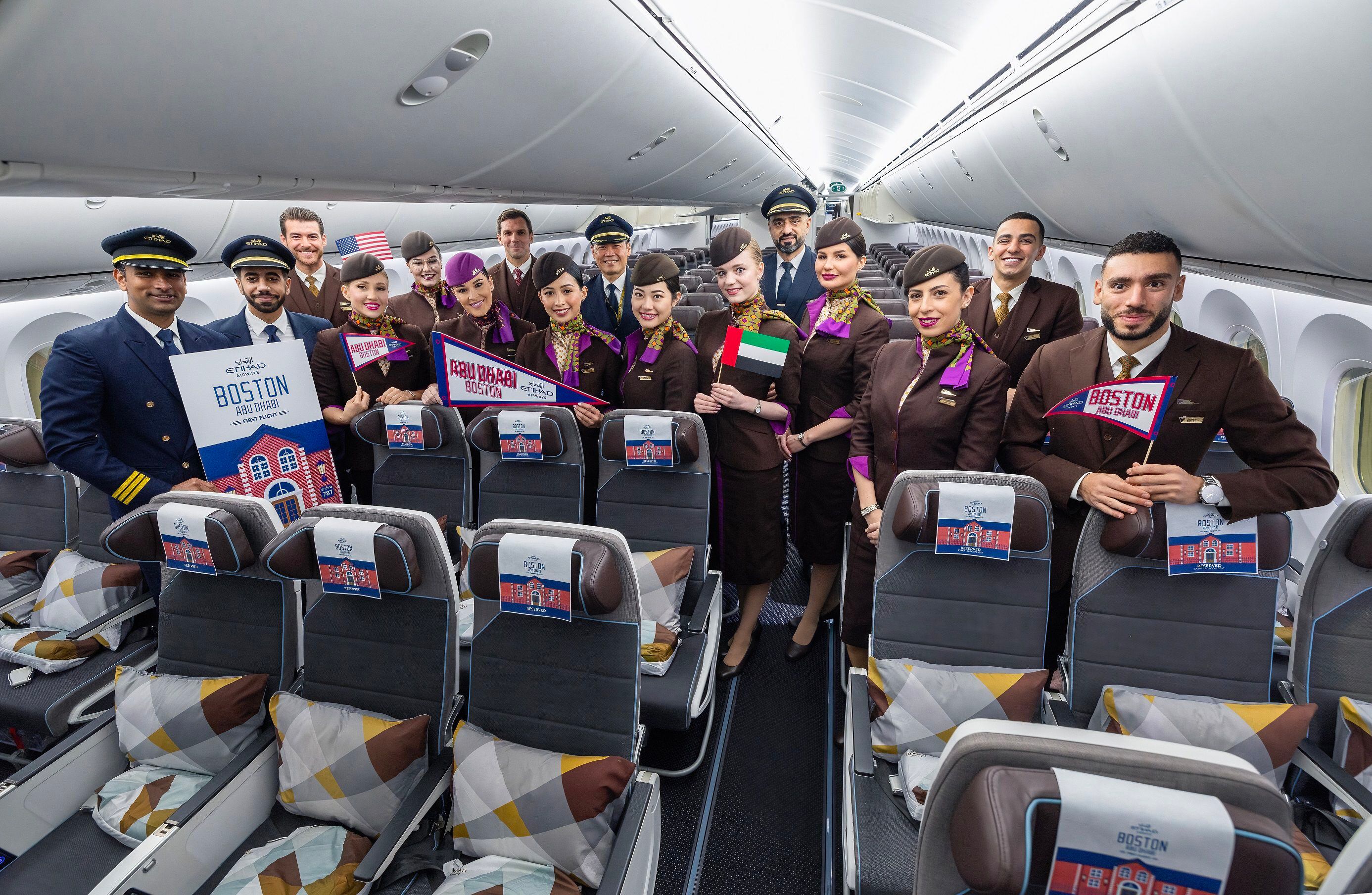 emirates and etihad soar to success at middle east travel awards
