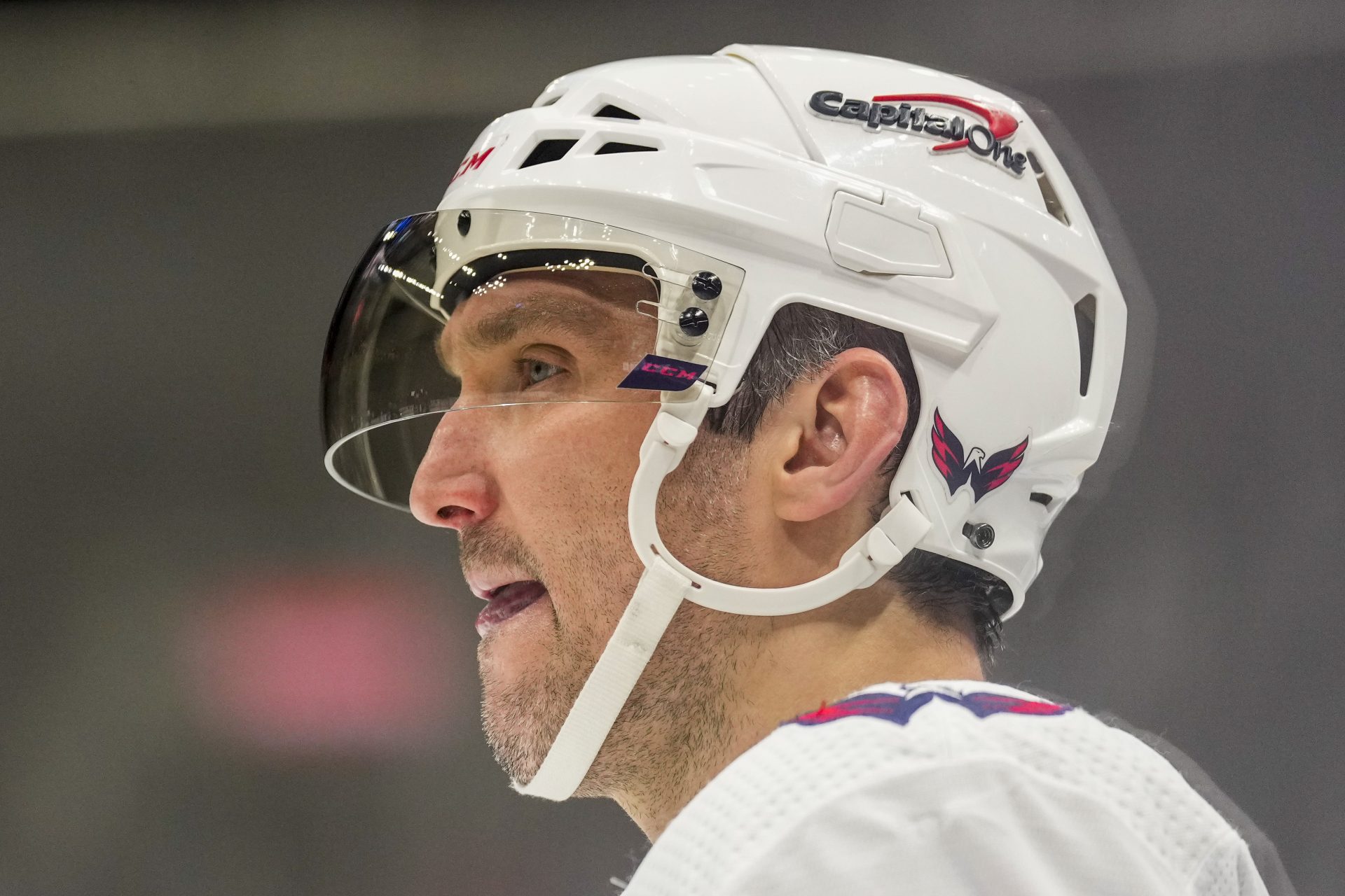 Alex Ovechkin is chasing Wayne Gretzky's legendary hockey record