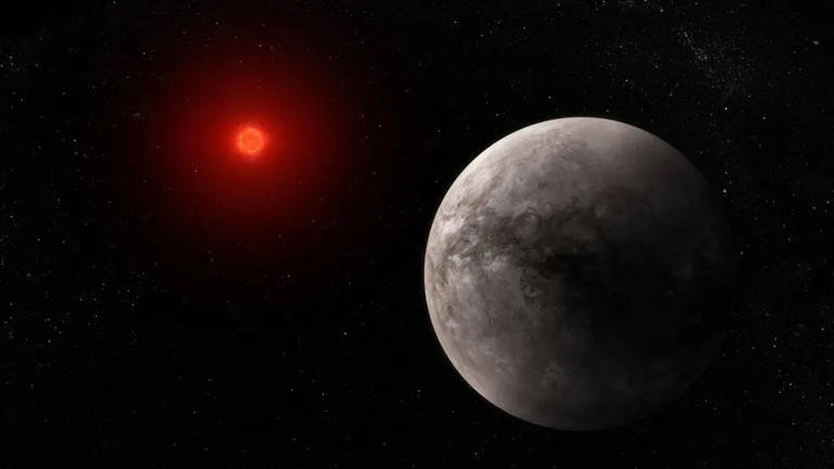 What the hot rocky exoplanet TRAPPIST-1 b could look like (Picture: NASA, ESA, CSA, J. Olmsted (STScI) )