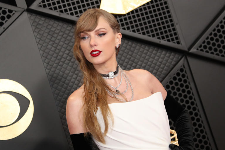 Taylor Swift wins artist of the year at iHeartRadio Awards 'To the
