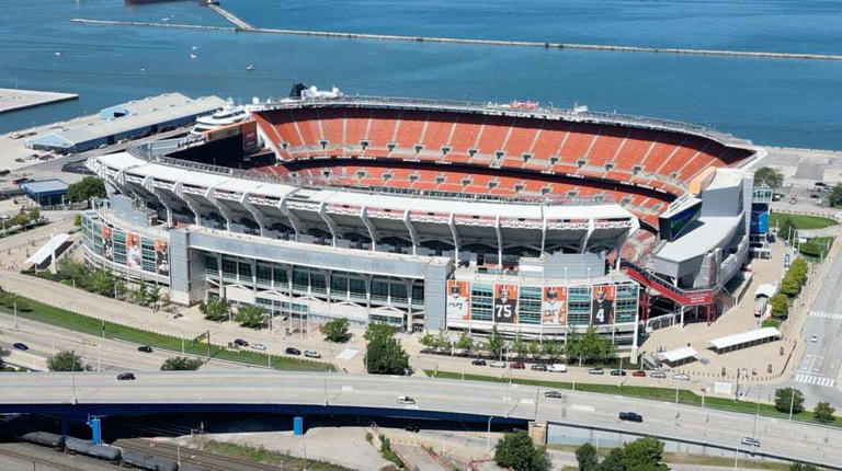 Aerial of Cleveland Browns Stadium, after the FirstEnergy Stadium sign was removed.