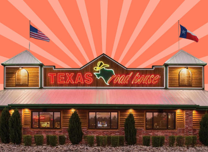 texas roadhouse's iconic dinner rolls are coming to grocery shelves