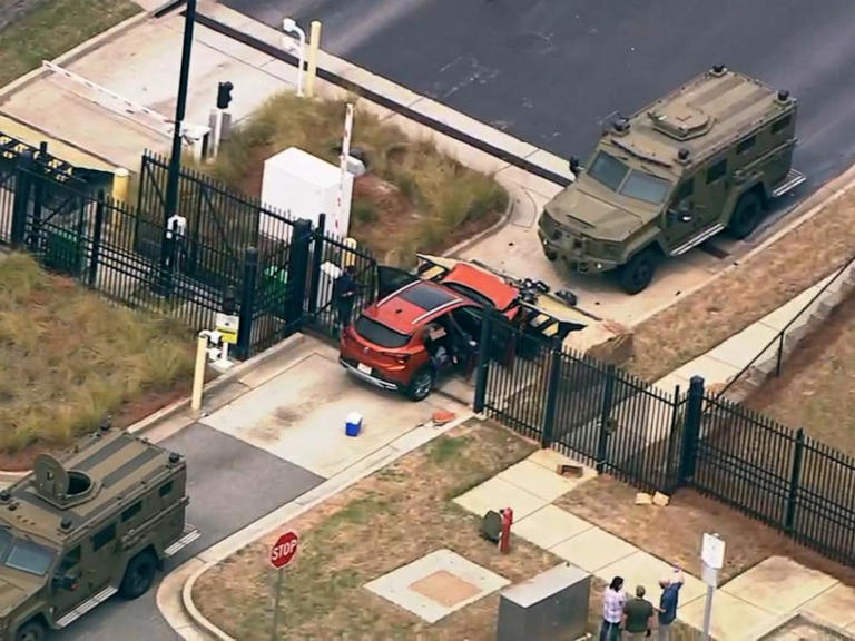 Driver rams into front gate of Atlanta FBI office, taken into custody