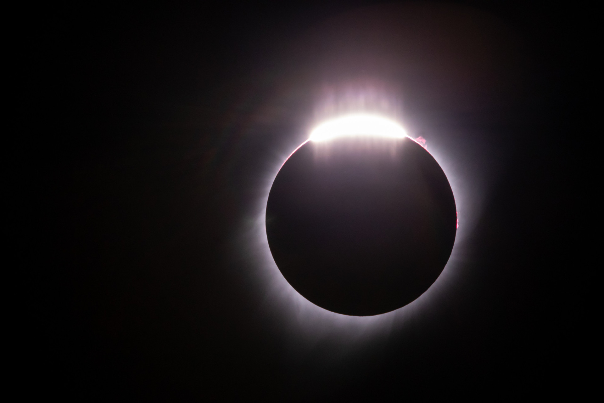 Watch out for these weird things that can happen during a solar eclipse