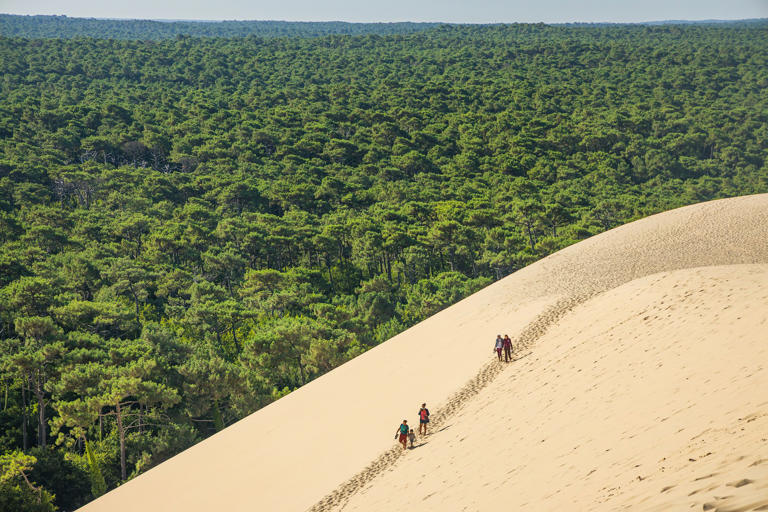 10 of the world's most breathtaking sand dunes