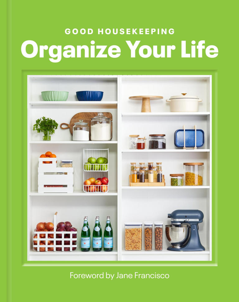 How to declutter your closet in just one day, according to the pros
