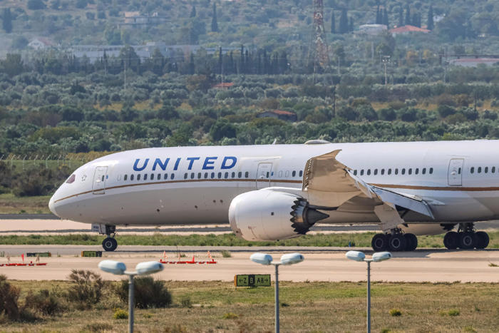 microsoft, a united airlines airbus jet had to turn around after a piece of its engine lining fell off during takeoff
