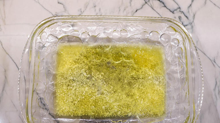 A Buttery And Flaky Crust Provides A Satisfying Contrast To The Peaches ...