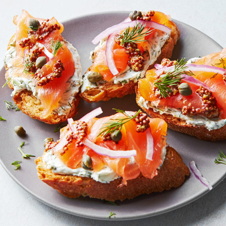 These Smoked Salmon Crostini Have All Our Favorite Classic Bagel ...