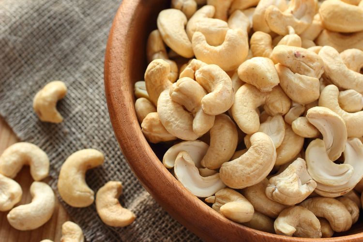 apa efek terlalu banyak makan kacang mete? berikut 5 daftarnya…