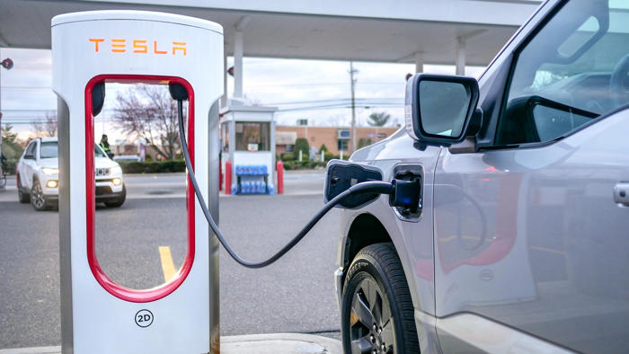 new poll suggests less than half of americans plan to buy an ev for their next vehicle — here’s why