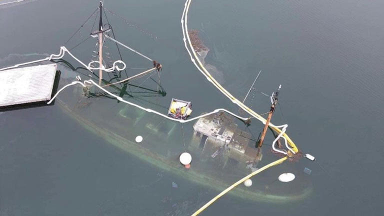 Owner of sunken boat leaking oil in Harpswell summonsed