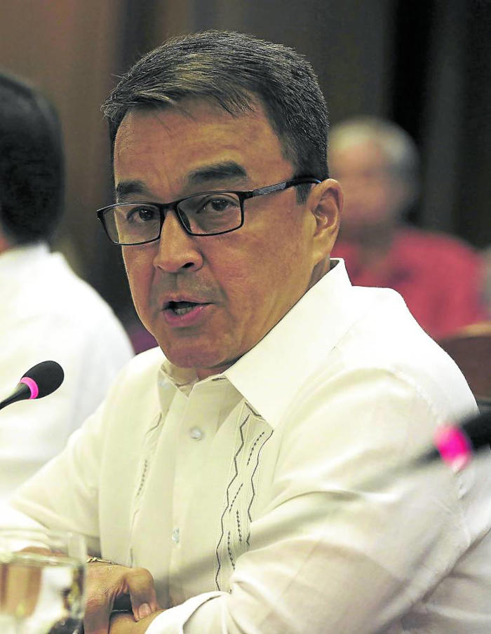 solons to pagcor: identify ex-cabinet official who lobbied for pogo