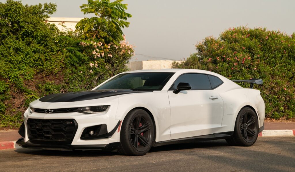 <p>This track-focused Camaro combines a 650 horsepower supercharged V8 with aerodynamic and suspension enhancements for supreme performance. It represents the pinnacle of Camaro performance and offers supercar-level capabilities.</p>