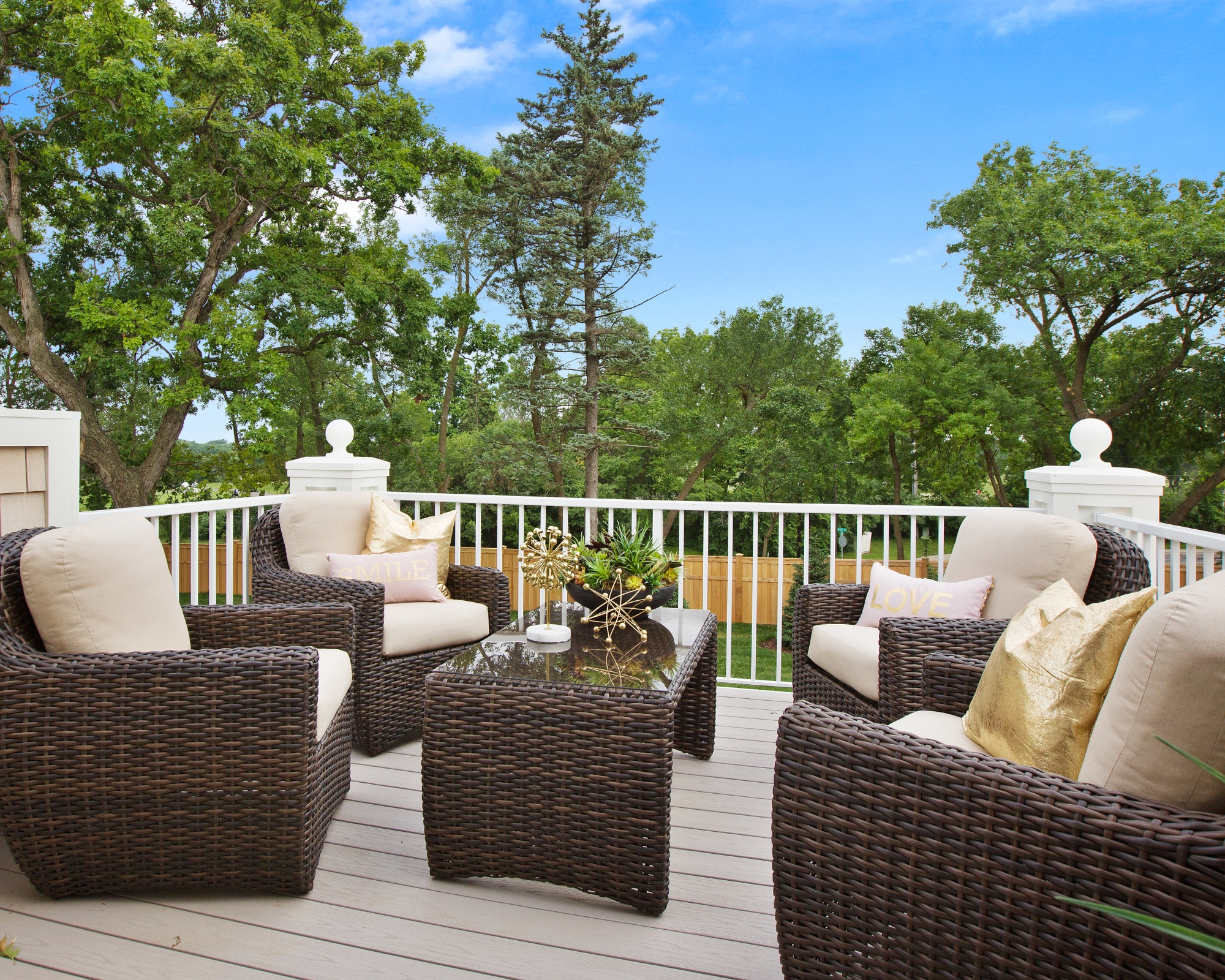 The Best Material For Outdoor Furniture An Expert Guide To Picking   BB1kbGYY.img