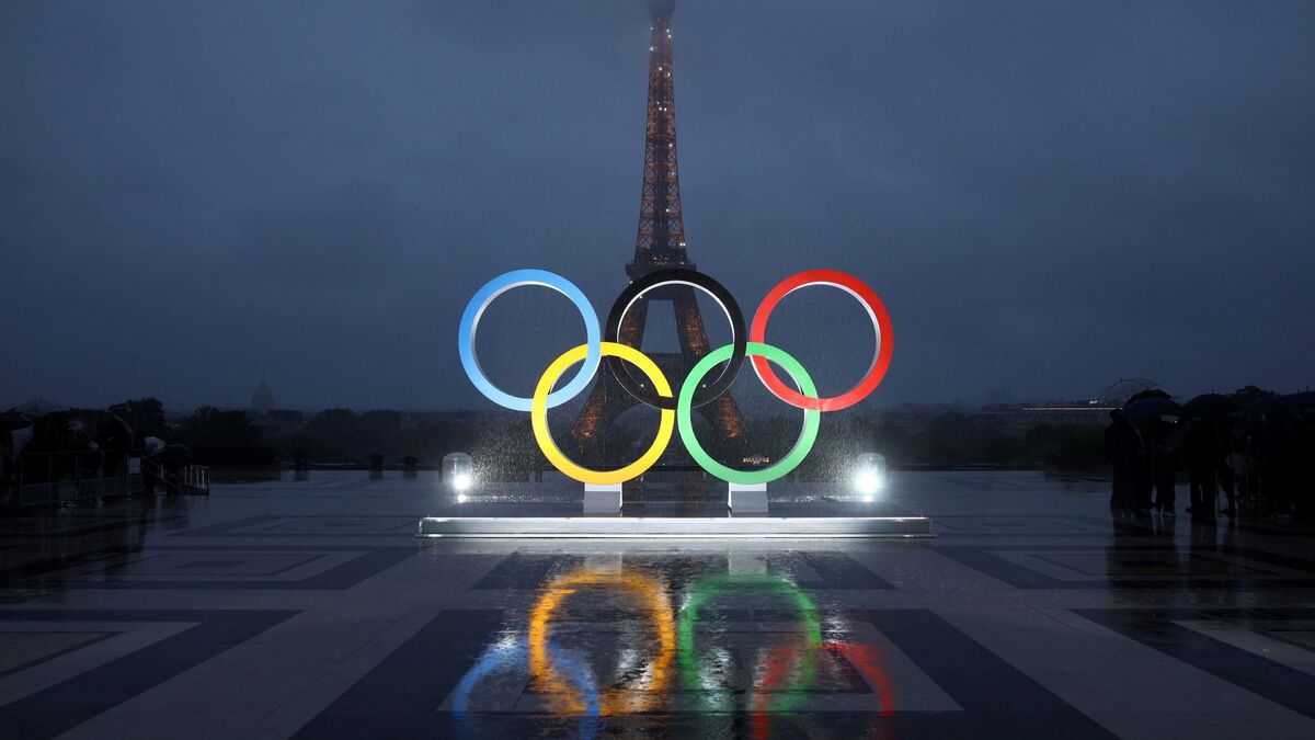jo paris 2024 : les anneaux olympiques seront installés sur la tour eiffel