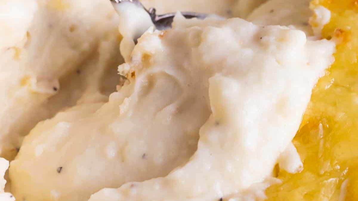<p>With just a few minutes of prep, this mashed potato casserole recipe comes out super creamy and cheesy. These baked mashed potatoes are the perfect side dish and a great way to use up leftovers. And best of all? You can prep it all ahead of time!</p> <p><strong>Get the recipe:</strong> <a href="https://alwaysusebutter.com/mashed-potato-casserole-recipe/">Mashed Potato Casserole</a></p> <p>The post <a href="https://alwaysusebutter.com/12-dump-and-bake-recipes-to-make-for-easter/">12 Dump-And-Bake Recipes to Make for Easter</a> appeared first on <a href="https://alwaysusebutter.com">always use butter</a>.</p>