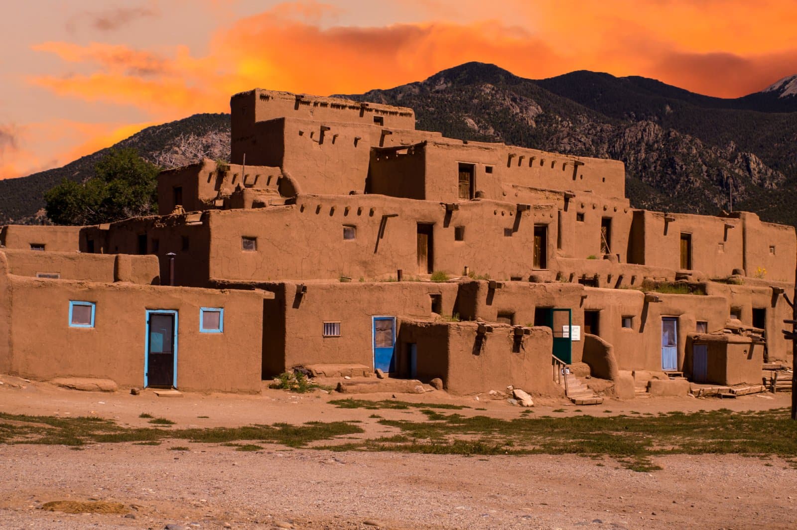 <p><span>Immerse yourself in the bohemian vibe of Taos, with its adobe casitas, eclectic art scene, and spiritual energy that echoes the landscapes of Tibet and India.</span></p>