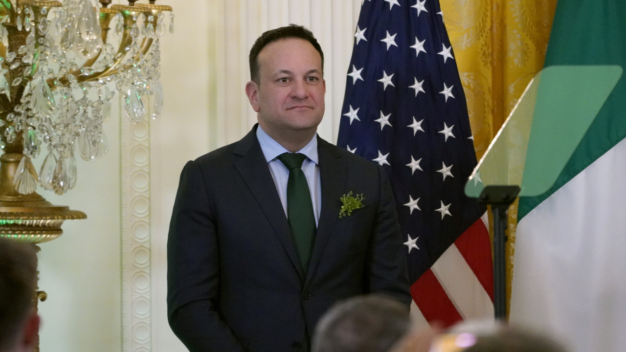 ιρλανδία: την παραίτησή του ανακοίνωσε ο πρωθυπουργός λίο βαράντκαρ