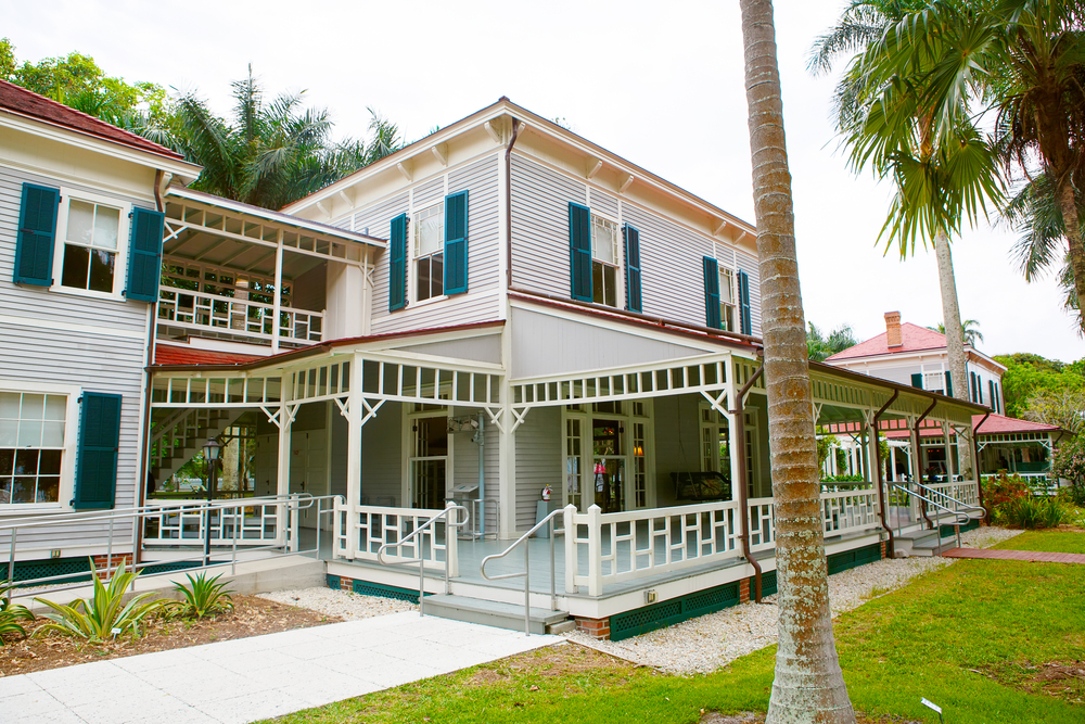 <p>Located in Fort Myers, these two mansions offer a rare glimpse into the lives of Thomas Edison and Henry Ford, the founder of Ford Motor Company. </p>  <p>At Edison’s house, and in the outbuildings on the grounds, you can see where the famous inventor conducted his experiments.</p>