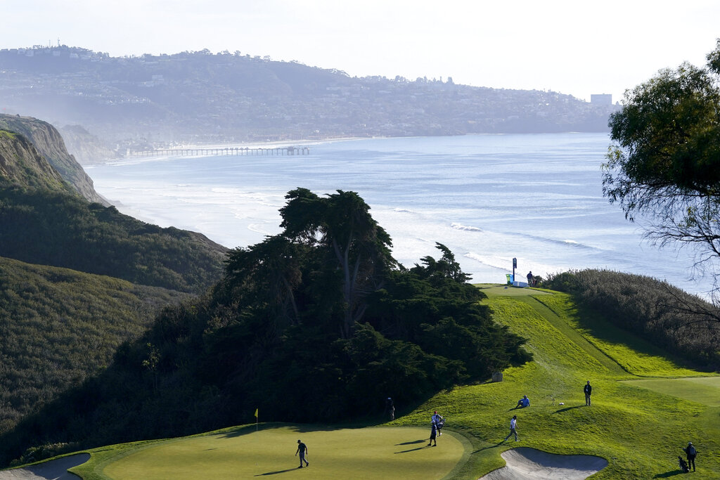 <p>Torrey Pines’ North course, redesigned by Tom Weiskopf in 2018, features fewer bunkers, larger greens, and a drivable par 4, making it more enjoyable for average golfers.</p>
