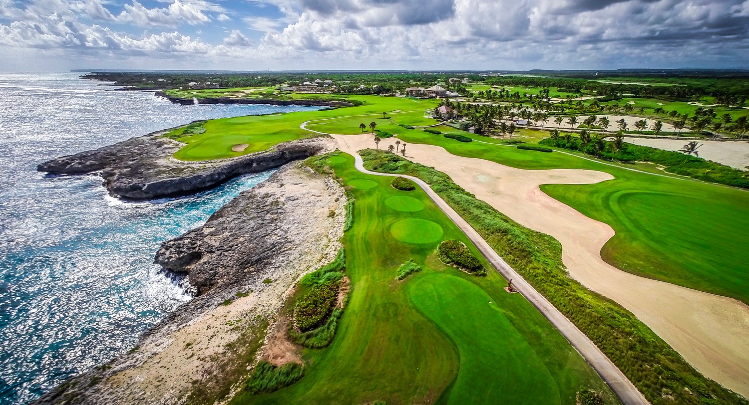 <p>Corales, a Tom Fazio design opened in 2010, features six stunning Caribbean Oceanside holes and a memorable finish called the Devil’s Elbow, culminating in a dramatic 18th hole.</p>