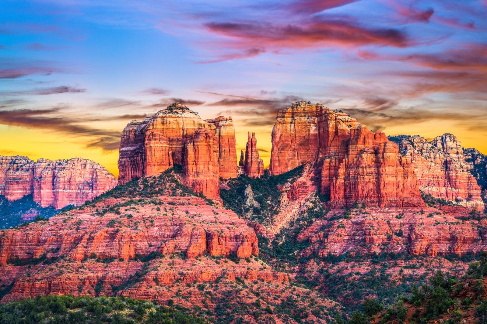 <p><span>Immerse yourself in the mystical atmosphere of Sedona’s red rock formations and spiritual energy, reminiscent of the awe-inspiring landscapes of the Middle East.</span></p>