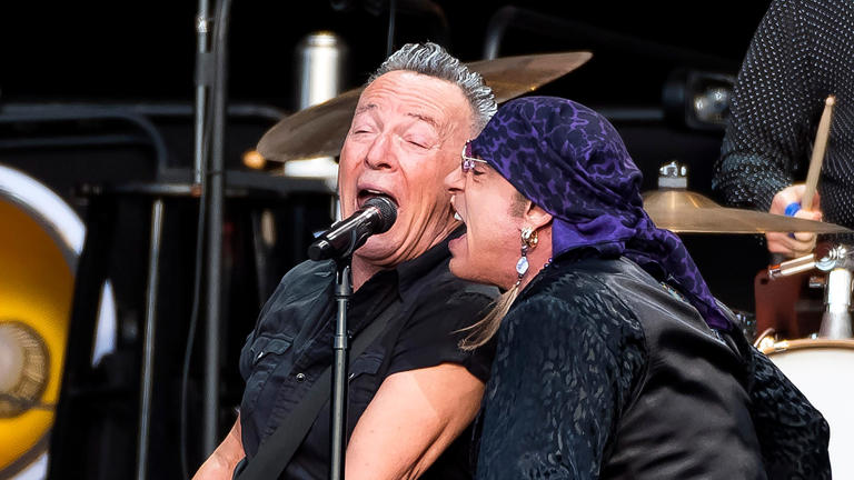 Bruce Springsteen and Steven Van Zandt of the E Street Band