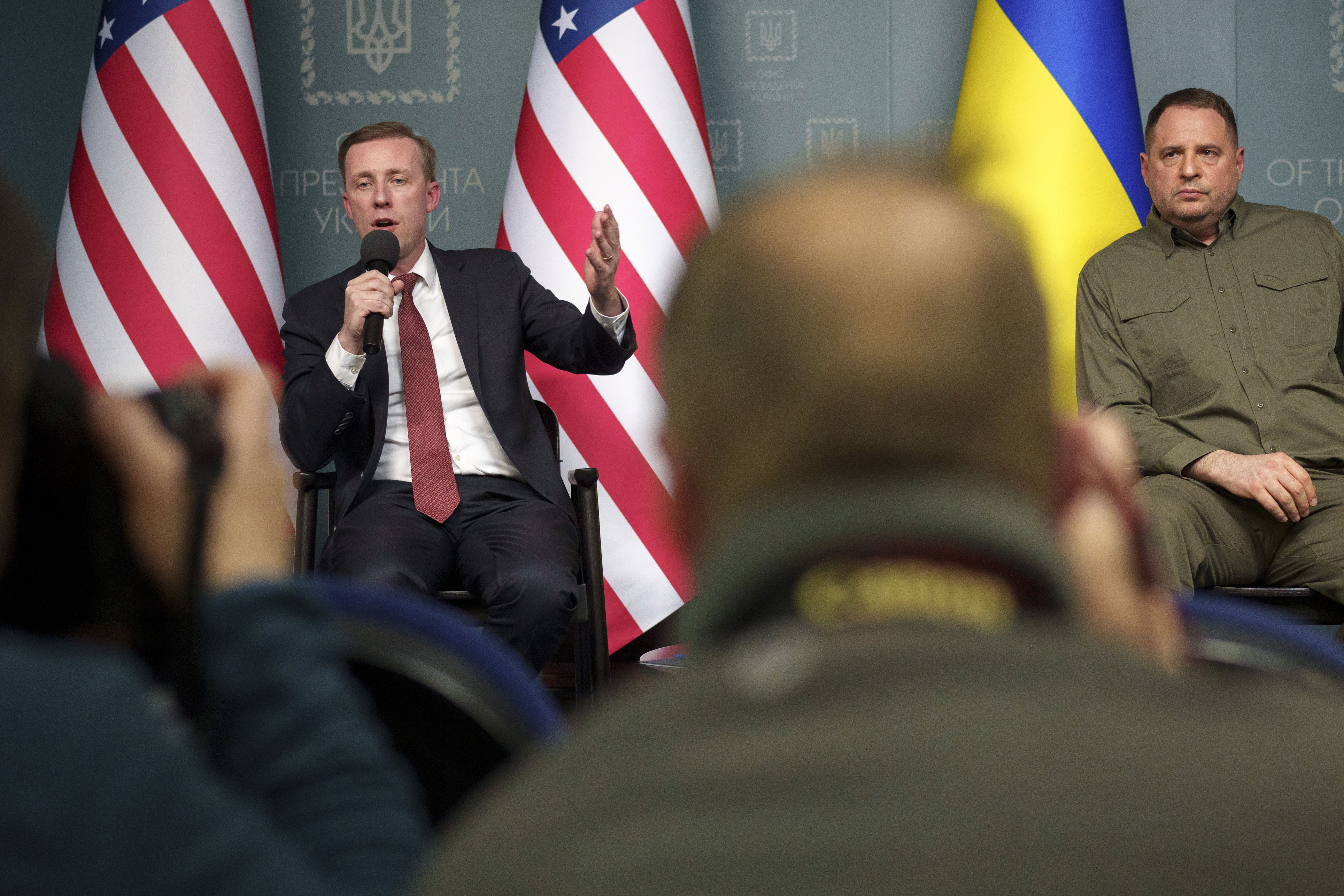 usas sikkerhetsrådgiver i kyiv – lover fortsatt støtte til ukraina