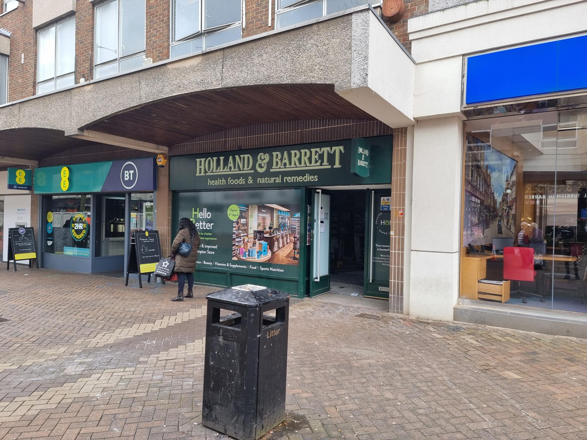 National Retailer Temporarily Closes Popular Shop In Main Shopping ...