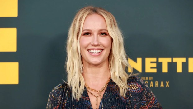 'You' Season 5 Casts 'Pitch Perfect' Star Anna Camp - As Twins