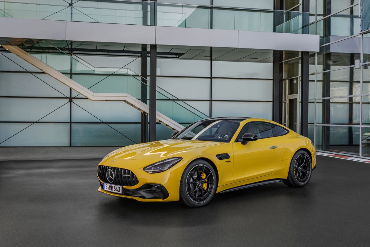 2025 Mercedes-AMG GT 43 Coupe Photos