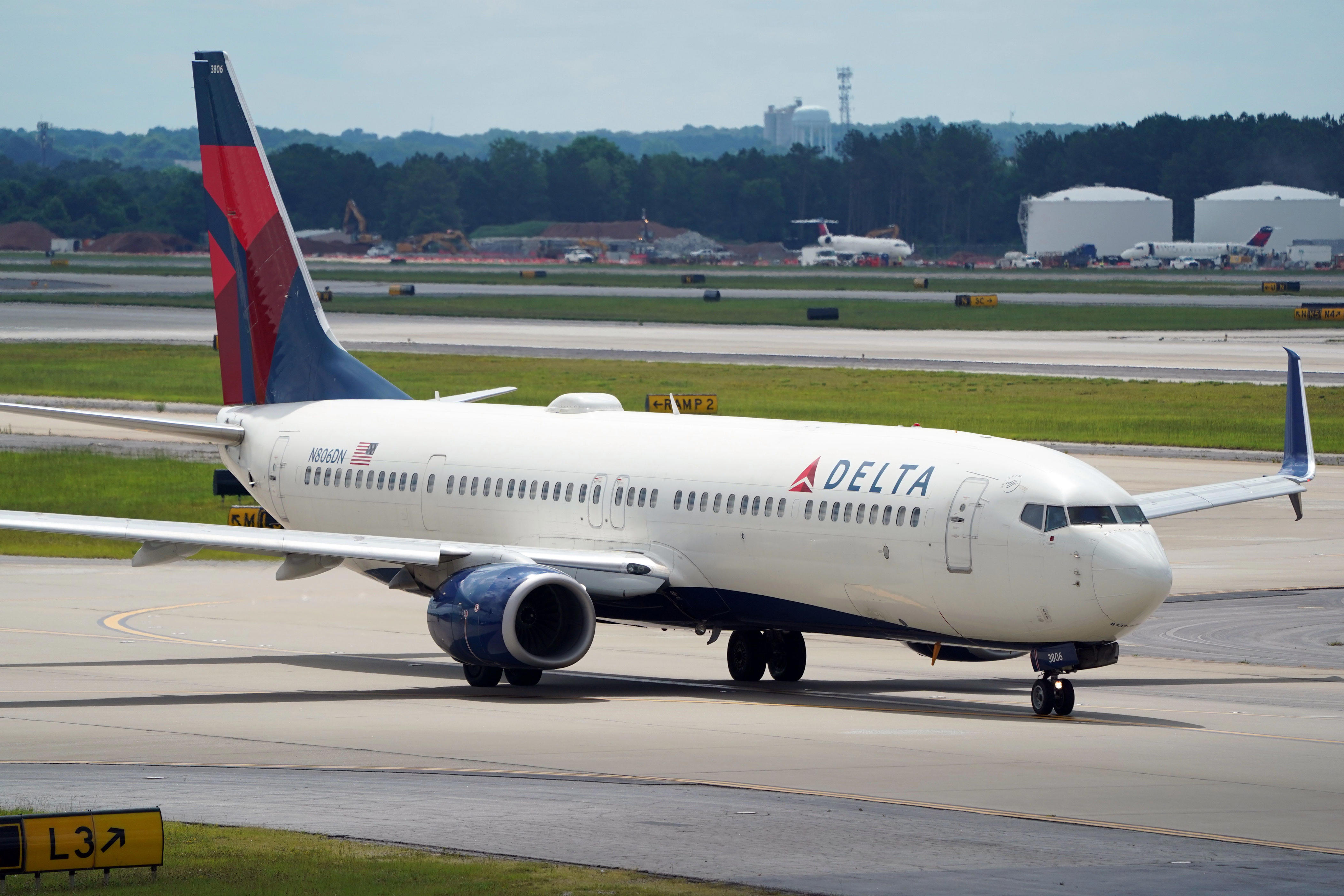 delta, southwest get top marks for customer satisfaction in j.d. power airline survey