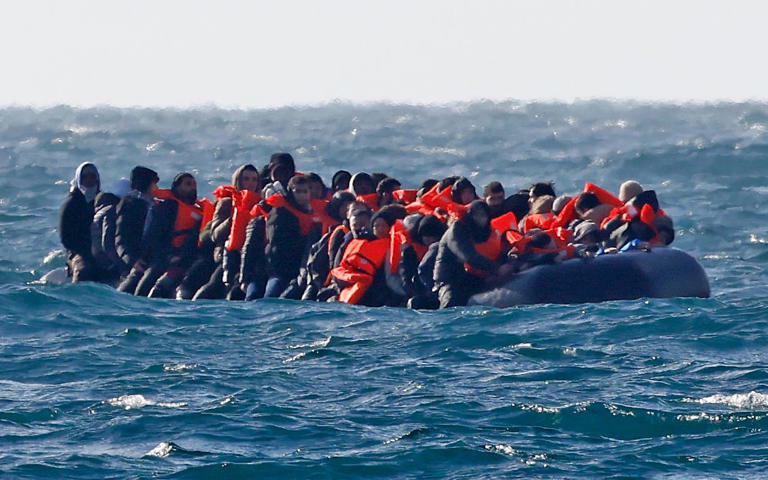 A Large Group Of Migrants Are Seen Heading Towards The Uk.04/03/24
