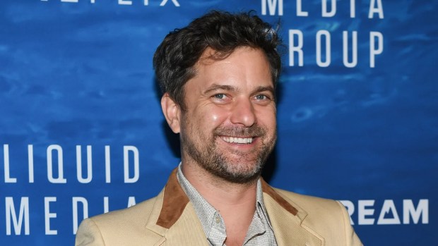 Joshua Jackson To Star In Ryan Murphy's ABC Series 'Dr. Odyssey'