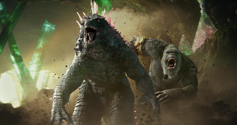Godzilla x Kong phải hợp sức trong phần phim này để chống lại thế lực quái vật hung ác và tàn bạo hơn - Ảnh: Legendary