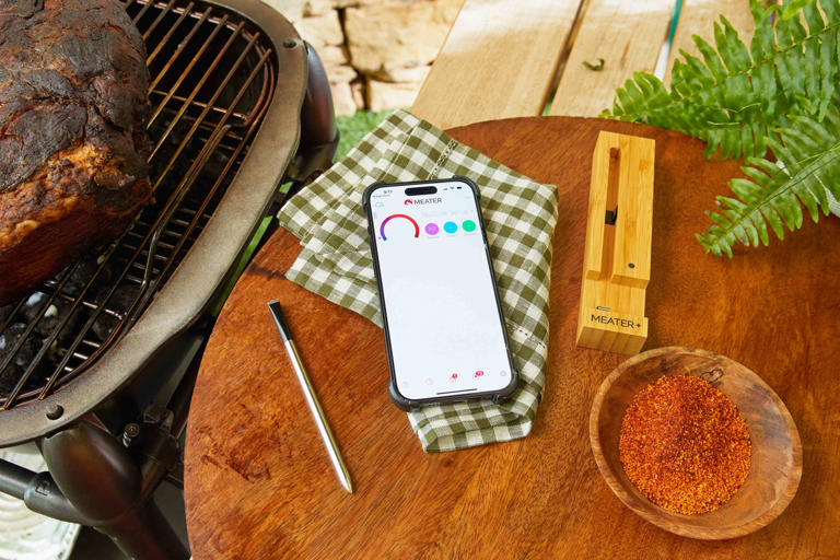 This heat-conducting ice cream scooper will make life easier