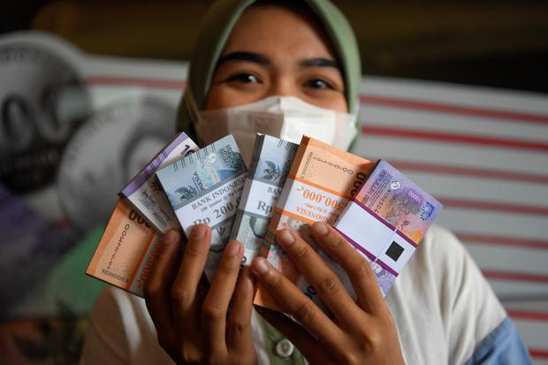 Rupiah Melemah Ke 16.062 Per Dolar AS Pagi Ini