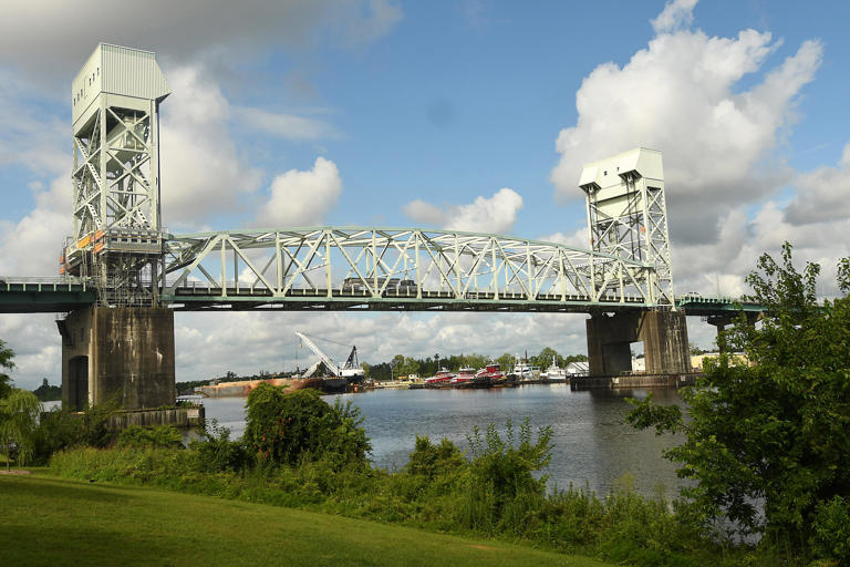 Cape Fear Memorial Bridge lanes to reopen ahead of schedule