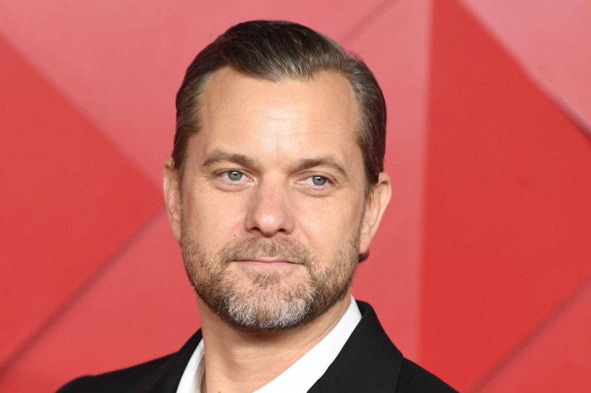 Joshua Jackson To Star In 'Dr. Odyssey' Series From Ryan Murphy