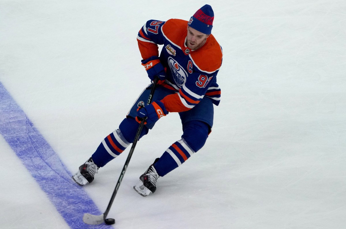 Connor McDavid likeness sticker - NHL - Edmonton Oilers - Ice Hockey